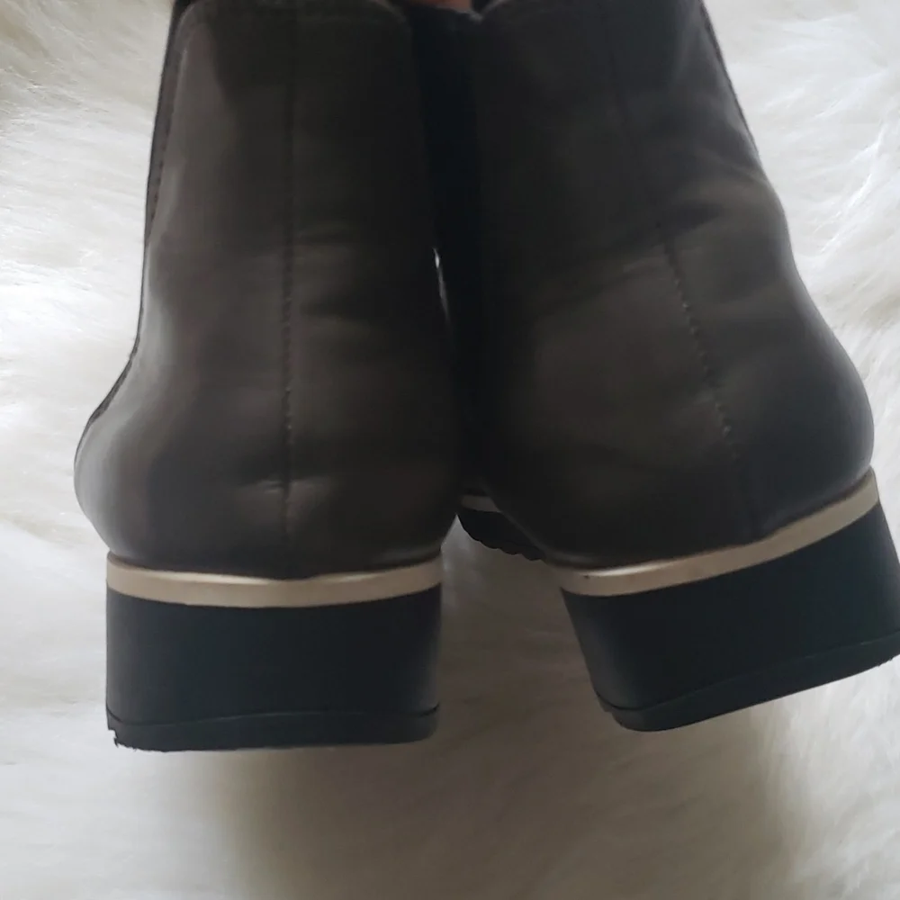 Metaphor Shoes - Picture 4 of 7